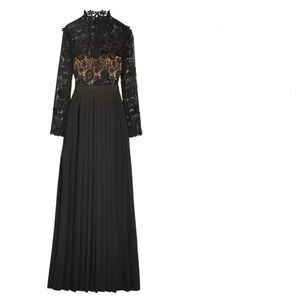 Self Portrait Mia gown worn once. In great condition.